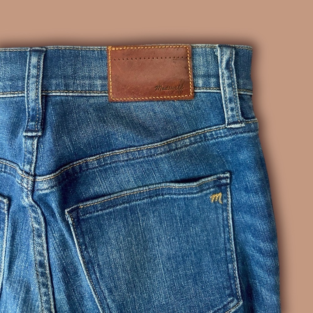 Madewell ‘9” High Rise Skinny Crop Jean Patch Pocket Edition’ in “Beltran” Wash - Picture 12 of 15